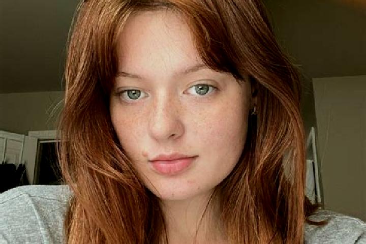 Harper, 28, a auburn amber-eyed mixed companion based in Santa Sofia d Epiro. Offering Prostate Massage, Deep French Kissing, CIM, Couples, BDSM. Available f...