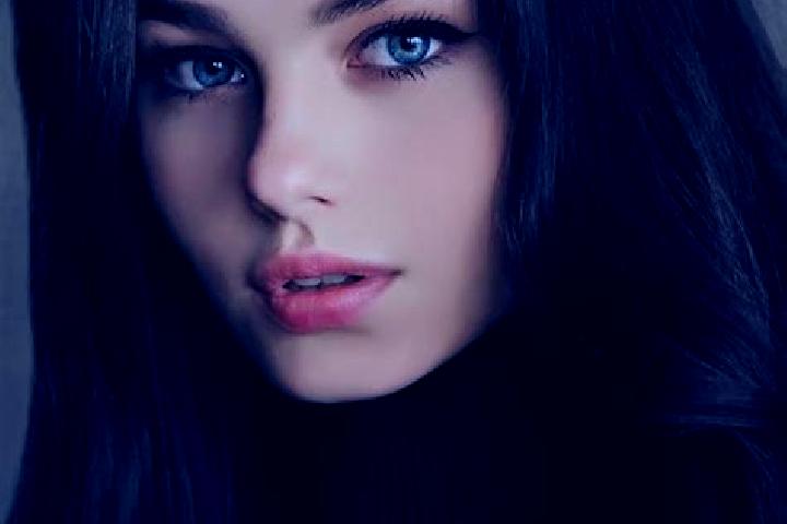 Harper, 28, a auburn dark-eyed slavic companion based in Maiurno. Offering Domination, CIM, Dinner Date. Available for incall and outcall, day and evening da...