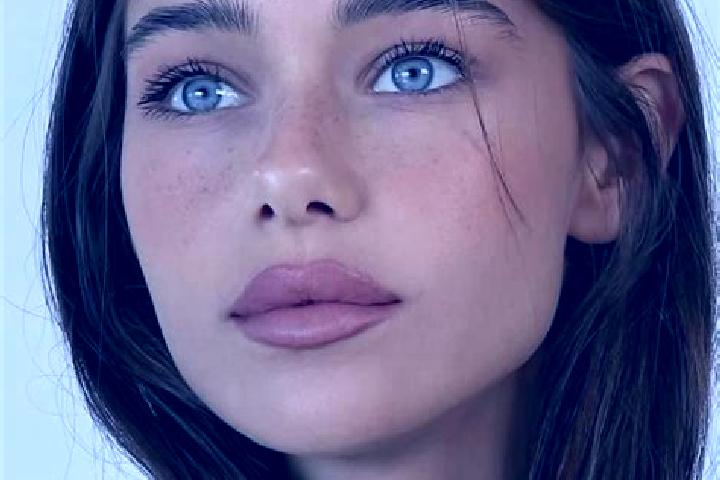 Harper, 28, a brunette amber-eyed european companion based in Hosbach. Offering Tantra, Travel Companion, GFE, Girlfriend Experience, Deep French Kissing. Av...