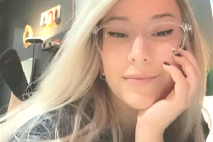 Harper, 29, a blonde dark-eyed caucasian companion based in Tusculum. Offering Massage, Duos, Girlfriend Experience, Erotic Massage. Available for incall and...