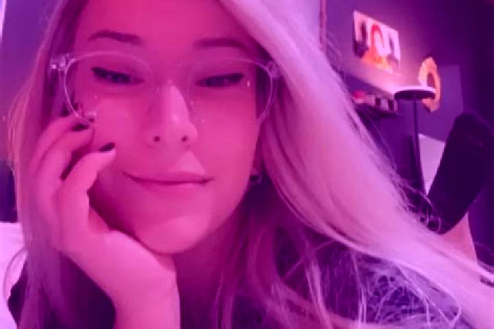 Harper, 29, a chestnut grey-eyed european companion based in Brezova nad Svitavou. Offering OWO, Roleplay, Couples, Deep French Kissing. Available for incall...
