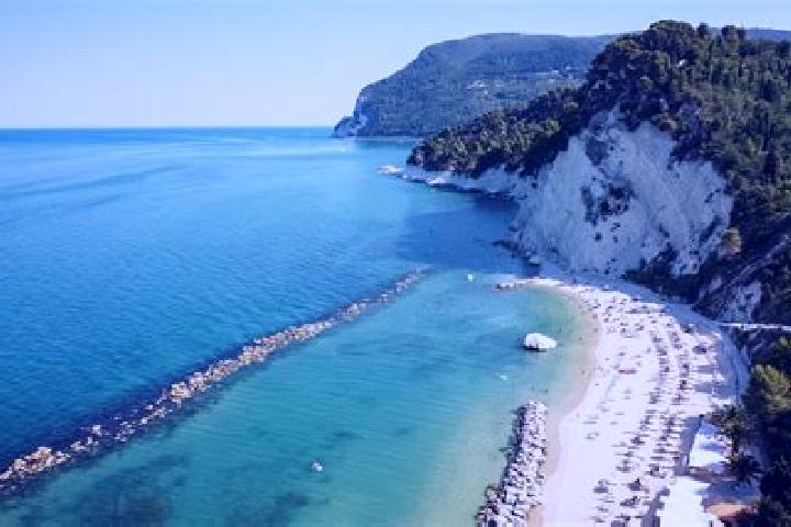 Harper, 29 — Escort in Falconara Albanese, Italy