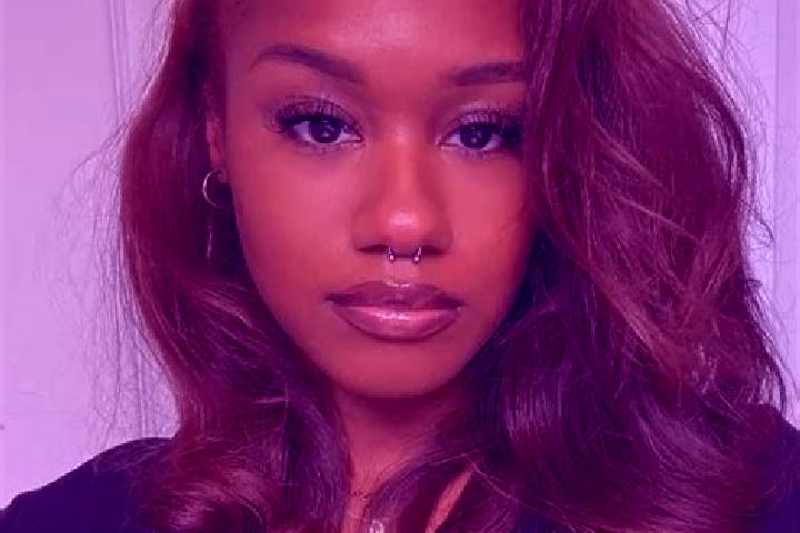 Harper, 30, a auburn grey-eyed ebony companion based in Jurangjero. Offering Travel Companion, OWO, Tantra, Roleplay, GFE. Available for incall and outcall, ...