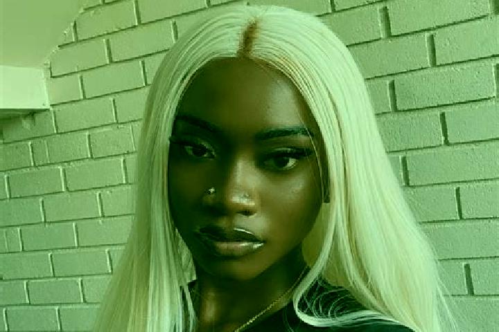 Harper, 30, a platinum blonde dark-eyed ebony companion based in Mszana Dolna. Offering Party Girl, CIM, Prostate Massage, Tantra. Available for incall and o...
