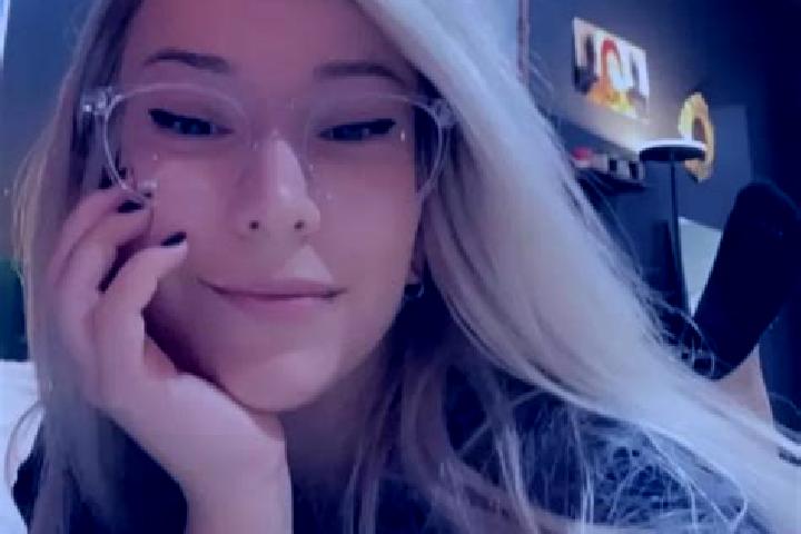 Harper, 31, a blonde grey-eyed indian companion based in Zahibohio. Offering Domination, Prostate Massage, Overnight, Tantra, Deep French Kissing. Available ...