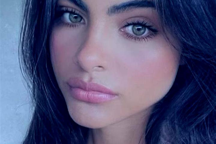 Harper, 32, a red green-eyed indian companion based in Elounda. Offering BDSM, 69, Roleplay, Massage. Available for incall and outcall, day and evening dates.