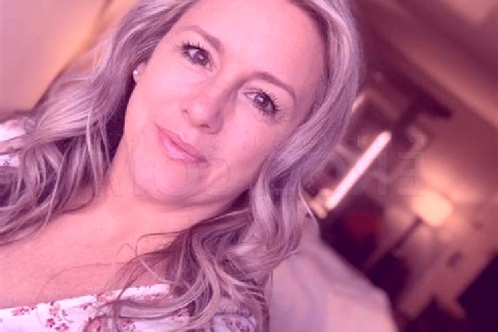 Harper, 33, a blonde grey-eyed latina companion based in La Baussaine. Offering OWO, BDSM, GFE. Available for incall and outcall, overnight bookings available.