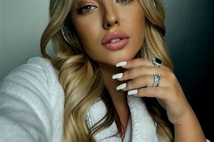 Harper, 33, a blonde grey-eyed latina companion based in Malabar. Offering Fetish, Prostate Massage, Travel Companion, Tantra. Available for incall and outca...