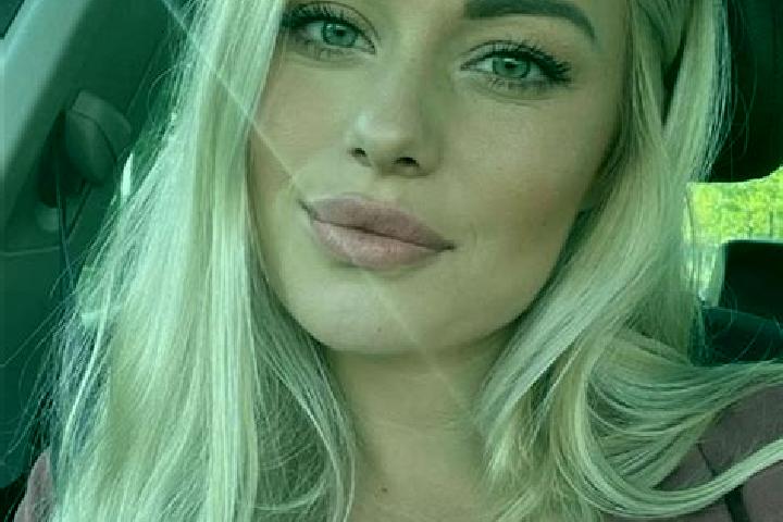 Harper, 33, a blonde hazel-eyed latina companion based in Alozaina. Offering Fetish, Deep French Kissing, Couples. Available for incall and outcall, overnigh...