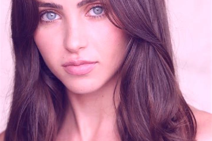 Harper, 33, a brunette dark-eyed indian companion based in Mingoville. Offering GFE, Couples, Fetish. Available for incall and outcall, day and evening dates.