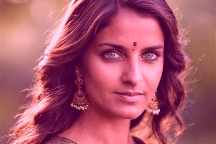 Harper, 33, a brunette green-eyed indian companion based in Tinos. Offering Fetish, Girlfriend Experience, OWO, Tantra. Available for incall and outcall, day...
