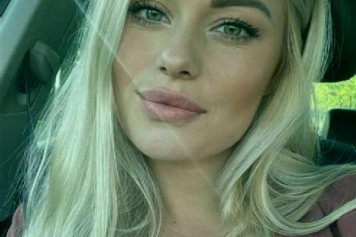 Harper, 34, a blonde hazel-eyed mediterranean companion based in Santa Maria. Offering Duos, Dinner Date, Tantra, Erotic Massage, OWO. Available for incall a...