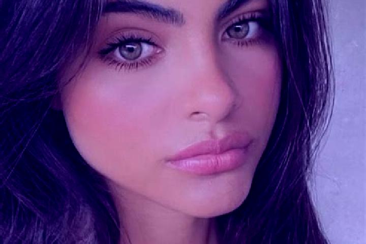 Harper, 34, a brunette green-eyed latina companion based in Barrio de Peral. Offering Girlfriend Experience, Dinner Date, GFE. Available for incall and outca...