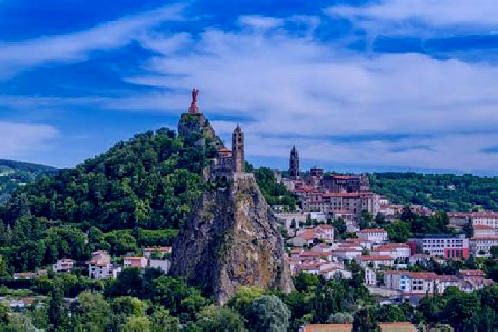 Harper, 34 — Escort in Saint-Romain-le-Puy, France