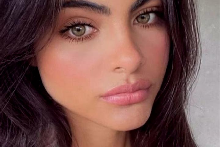 Harper, 36, a brunette green-eyed european companion based in Ophemert. Offering GFE, A-Level, 69. Available for incall and outcall, overnight bookings avail...