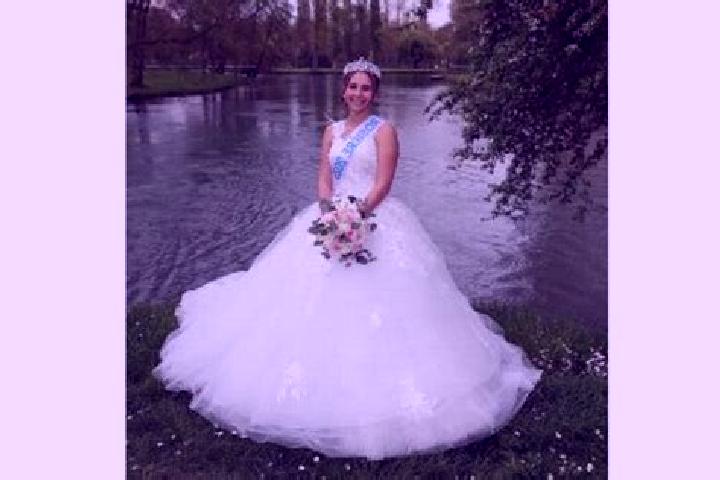 Harper, 36 — Escort in Mehun-sur-Yevre, France
