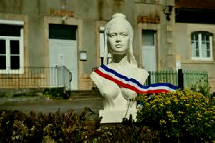 Harper, 36 — Escort in Venon, France