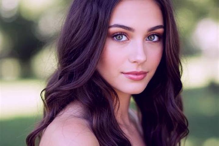 Harper, 37, a brunette hazel-eyed middle eastern companion based in Pompertuzat. Offering GFE, CIM. Available for incall and outcall, day and evening dates.