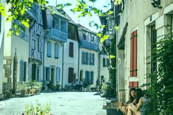 Harper, 37 — Escort in Arthez-de-Bearn, France