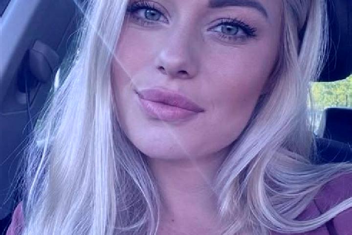 Harper, 38, a blonde hazel-eyed ebony companion based in Brooksville. Offering OWO, Fetish, Travel Companion, Domination, 69. Available for incall and outcal...