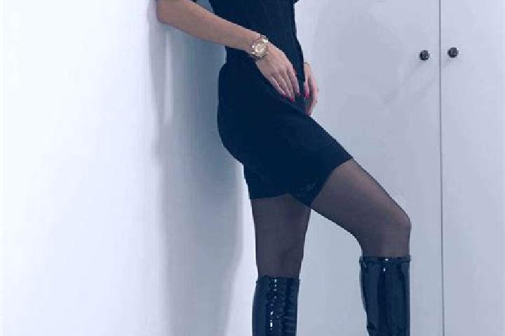 Harper, 38, a brunette dark-eyed ebony companion based in Usson-du-Poitou. Offering Striptease, Couples, Domination, GFE, Tantra. Available for incall and ou...