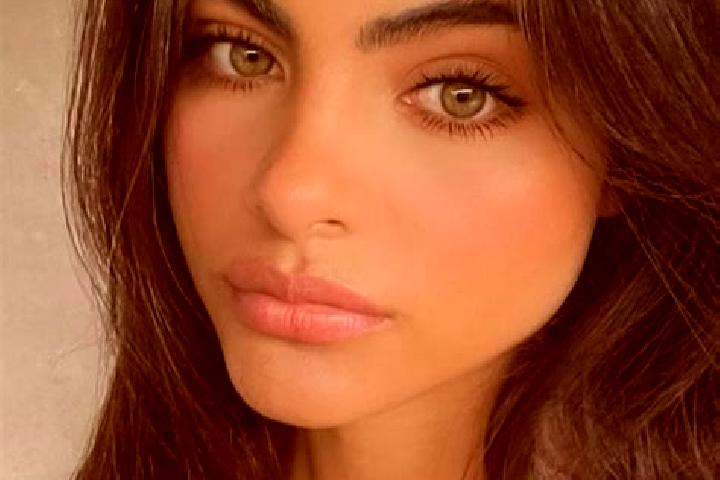 Harper, 38, a brunette green-eyed middle eastern companion based in Anfu. Offering Girlfriend Experience, Massage, Party Girl. Available for incall and outca...