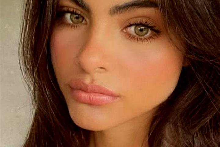 Harper, 38, a brunette grey-eyed indian companion based in Onyedega. Offering Girlfriend Experience, Striptease, Massage. Available for incall and outcall, o...