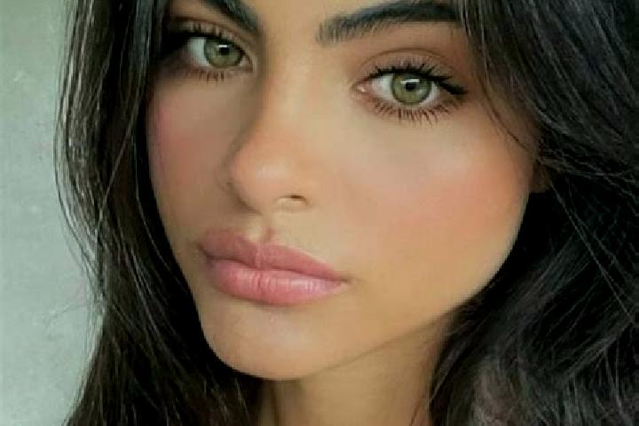Harper, 39, a chestnut dark-eyed indian companion based in Ploumagoar. Offering Dinner Date, Couples, OWO, Fetish, Striptease. Available for incall and outca...