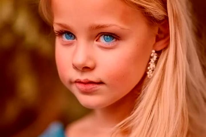 Hazel, 20, a blonde blue-eyed ebony companion based in Severobaykal sk. Offering Couples, 69, Massage. Available for incall and outcall, day and evening dates.