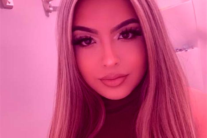 Hazel, 20, a blonde dark-eyed latina companion based in Haynsburg. Offering Prostate Massage, 69, Tantra. Available for incall and outcall, day and evening d...