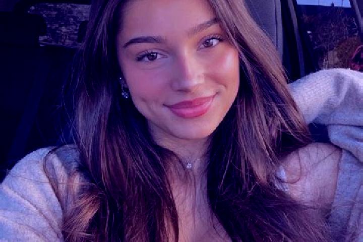 Hazel, 20, a brunette blue-eyed indian companion based in Svelvik. Offering Party Girl, Erotic Massage, Massage, Duos. Available for incall and outcall, day ...