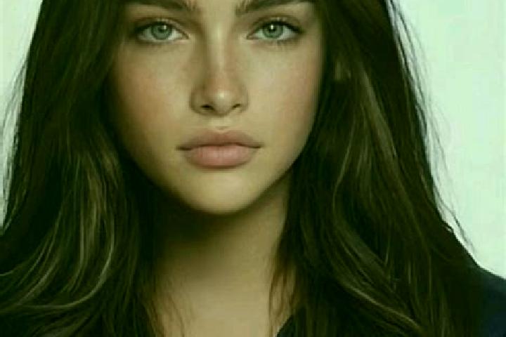 Hazel, 20, a brunette blue-eyed mixed companion based in Telega. Offering OWO, A-Level, Roleplay. Available for incall and outcall, day and evening dates.