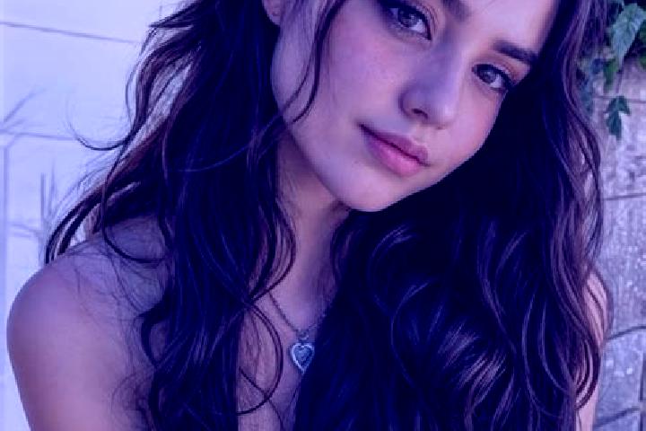 Hazel, 20, a red hazel-eyed asian companion based in Faranah. Offering CIM, GFE, Deep French Kissing. Available for incall and outcall, day and evening dates.