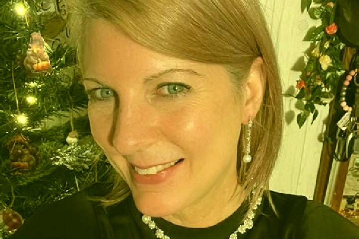 Hazel, 20 — Escort in Grannis, United States