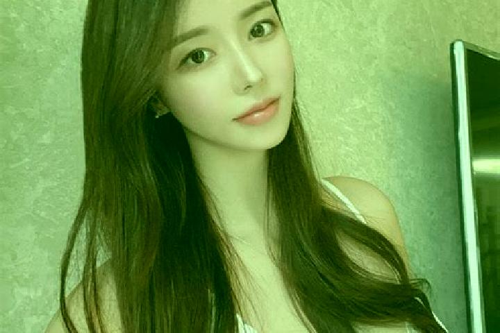 Hazel, 20 — Escort in Huatanshan, China