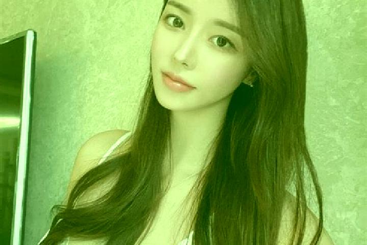 Hazel, 20 — Escort in Kugri, China