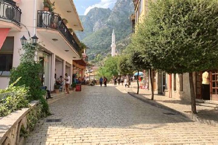 Hazel, 20 — Escort in Kurjan, Albania