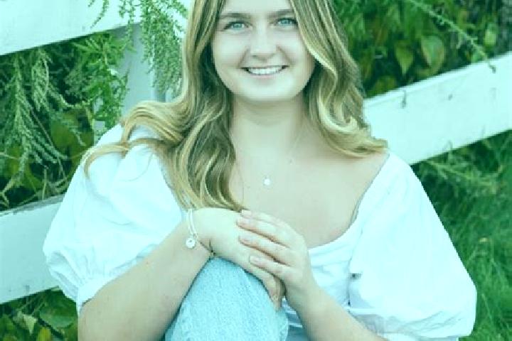 Hazel, 20 — Escort in North Walpole, United States