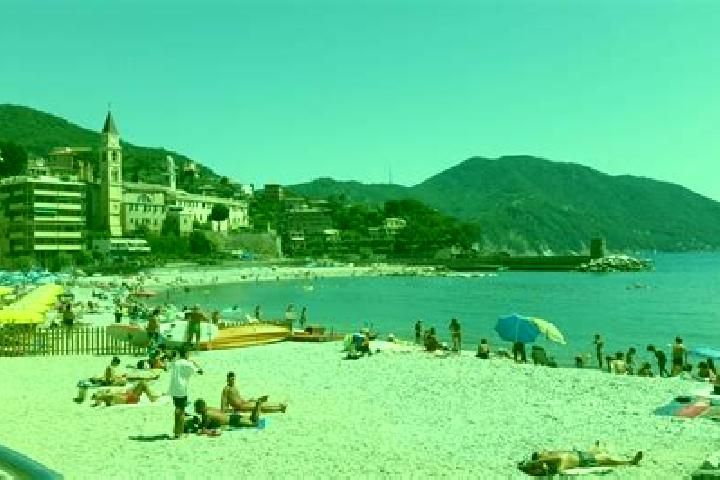 Hazel, 20 — Escort in Recco, Italy
