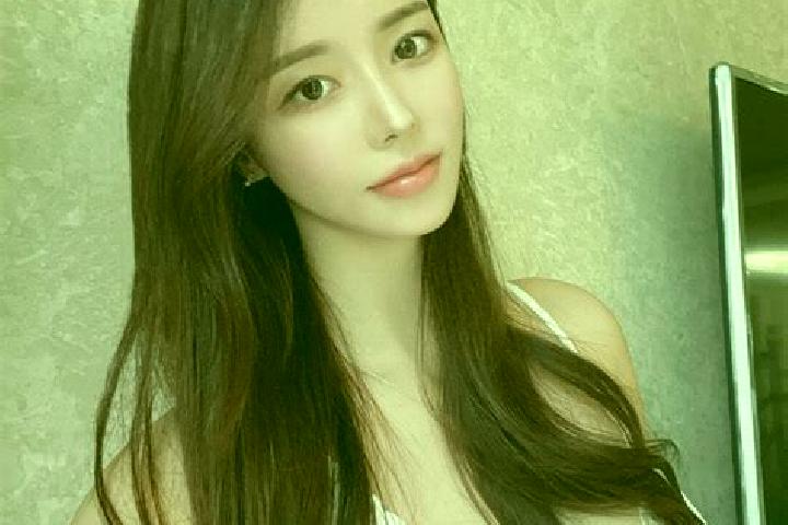 Hazel, 20 — Escort in Sanzhang, China