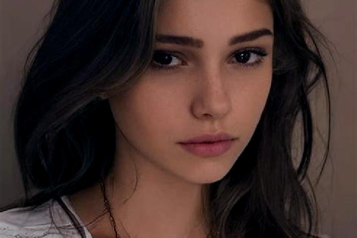 Hazel, 21, a chestnut grey-eyed slavic companion based in Mediona. Offering Girlfriend Experience, Dinner Date, Duos. Available for incall and outcall, overn...