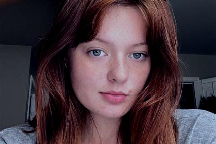 Hazel, 22, a auburn hazel-eyed caucasian companion based in Egreville. Offering Roleplay, Tantra, Massage, Striptease, Deep French Kissing. Available for inc...