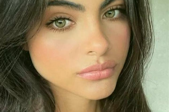 Hazel, 22, a brunette dark-eyed indian companion based in Fruitdale. Offering A-Level, Girlfriend Experience, Domination, Massage. Available for incall and o...