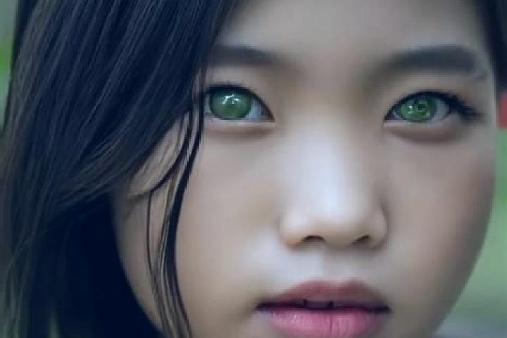 Hazel, 22, a brunette green-eyed asian companion based in Yezhu. Offering Striptease, 69, Tantra, Duos. Available for incall and outcall, day and evening dates.
