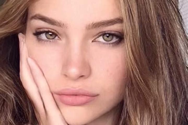Hazel, 22, a brunette green-eyed caucasian companion based in Piegros-la-Clastre. Offering GFE, Roleplay, CIM. Available for incall and outcall, overnight bo...