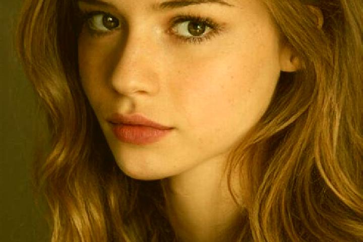 Hazel, 22, a chestnut green-eyed latina companion based in Estrees-Saint-Denis. Offering Deep French Kissing, Overnight, Party Girl, Duos. Available for inca...