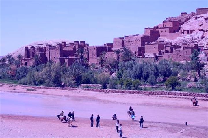 Hazel, 22 — Escort in Ait Yazza, Morocco