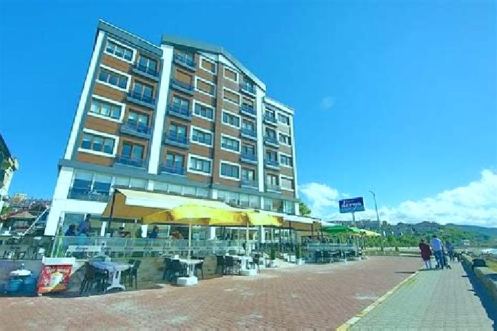 Hazel, 22 — Escort in Filyos, Turkey