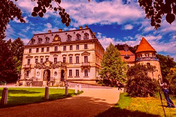 Hazel, 22 — Escort in Laubsdorf, Germany
