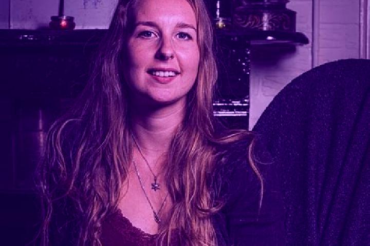 Hazel, 22 — Escort in Nes, Netherlands